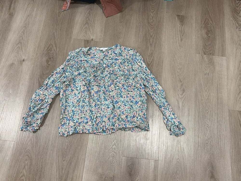 Time and Tru Floral Blouse Size M (8-10) Blue Pink Long Sleeve Button Down